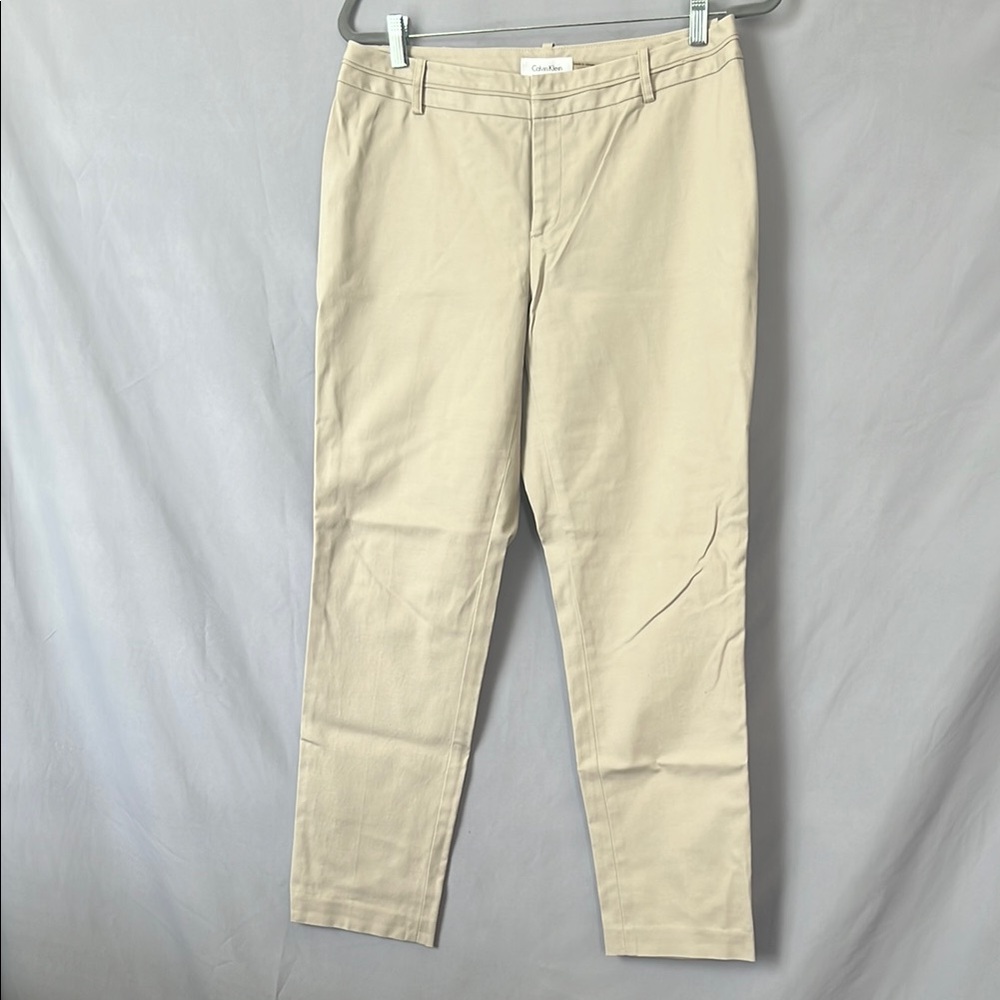 Calvin Klein straight leg khakis | size 6